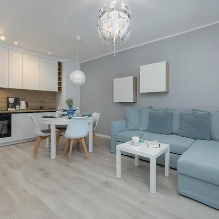 Cztery Pory Roku Komfortowy Z Balkonem I Miejscem Do Pracy By Renters Apartament