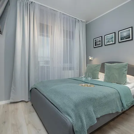 Apartament Cztery Pory Roku Komfortowy Z Balkonem I Miejscem Do Pracy By Renters *
